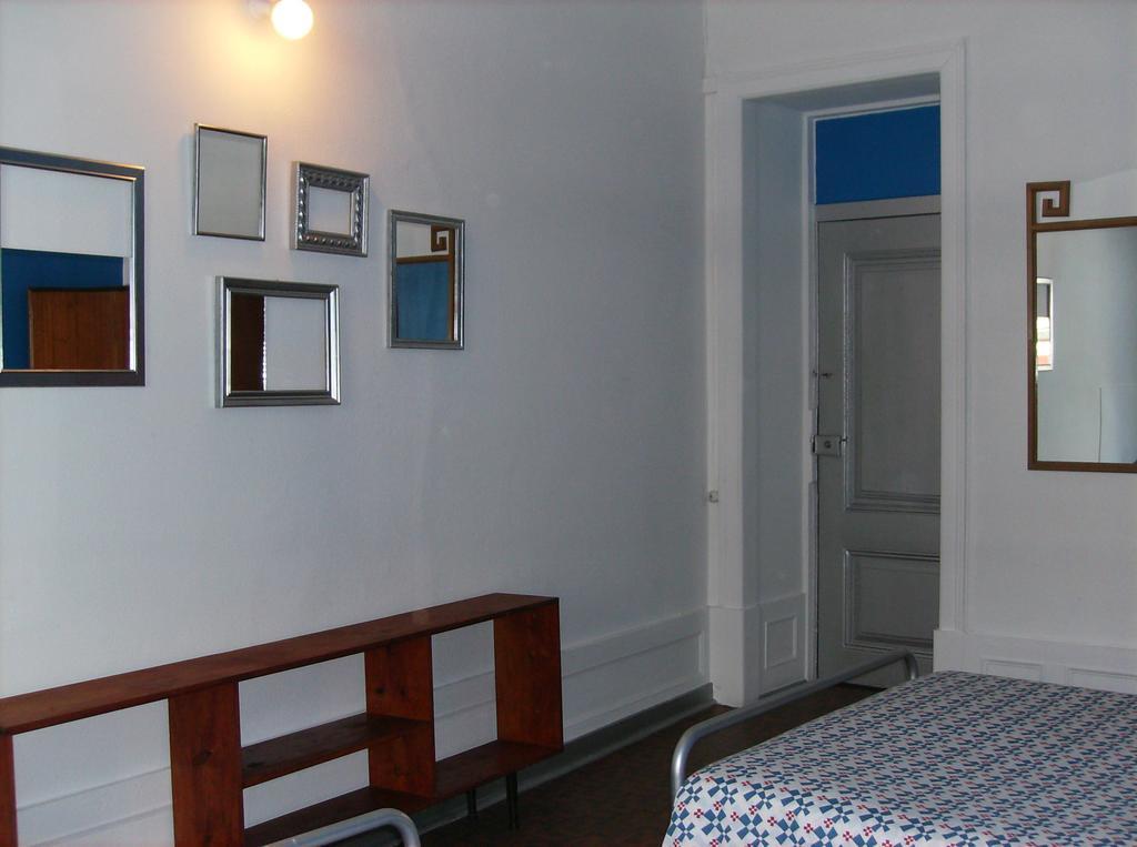 Dias E Dominguez Hostel Lisbon Bilik gambar
